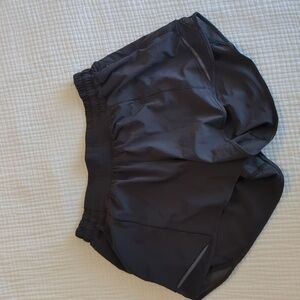 Lululemon Mesh Hem Running Shorts Size 8 in Black